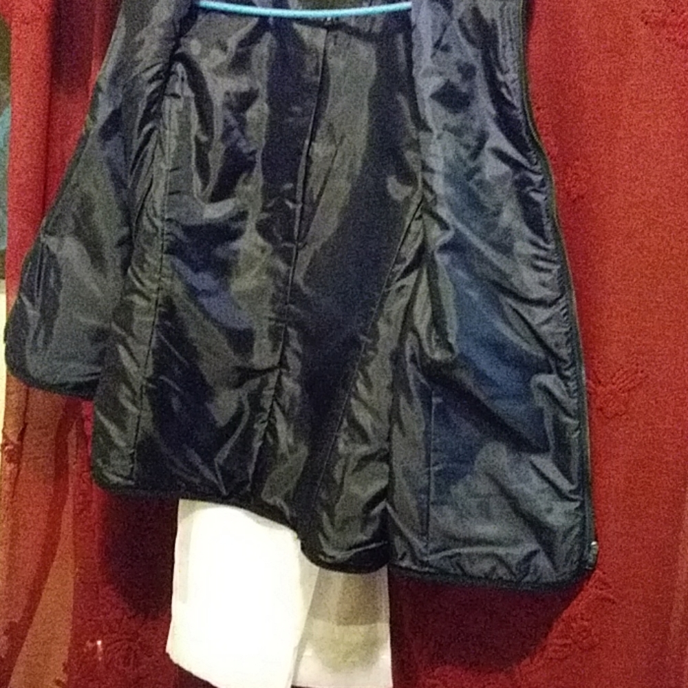 Vest /Talbot - Picture 2 of 2
